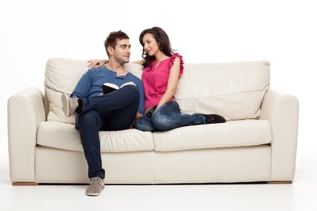 Couple sur canapé